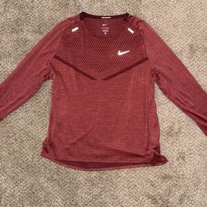 Nike Men’s Burgundy Long Sleeve Running Tee